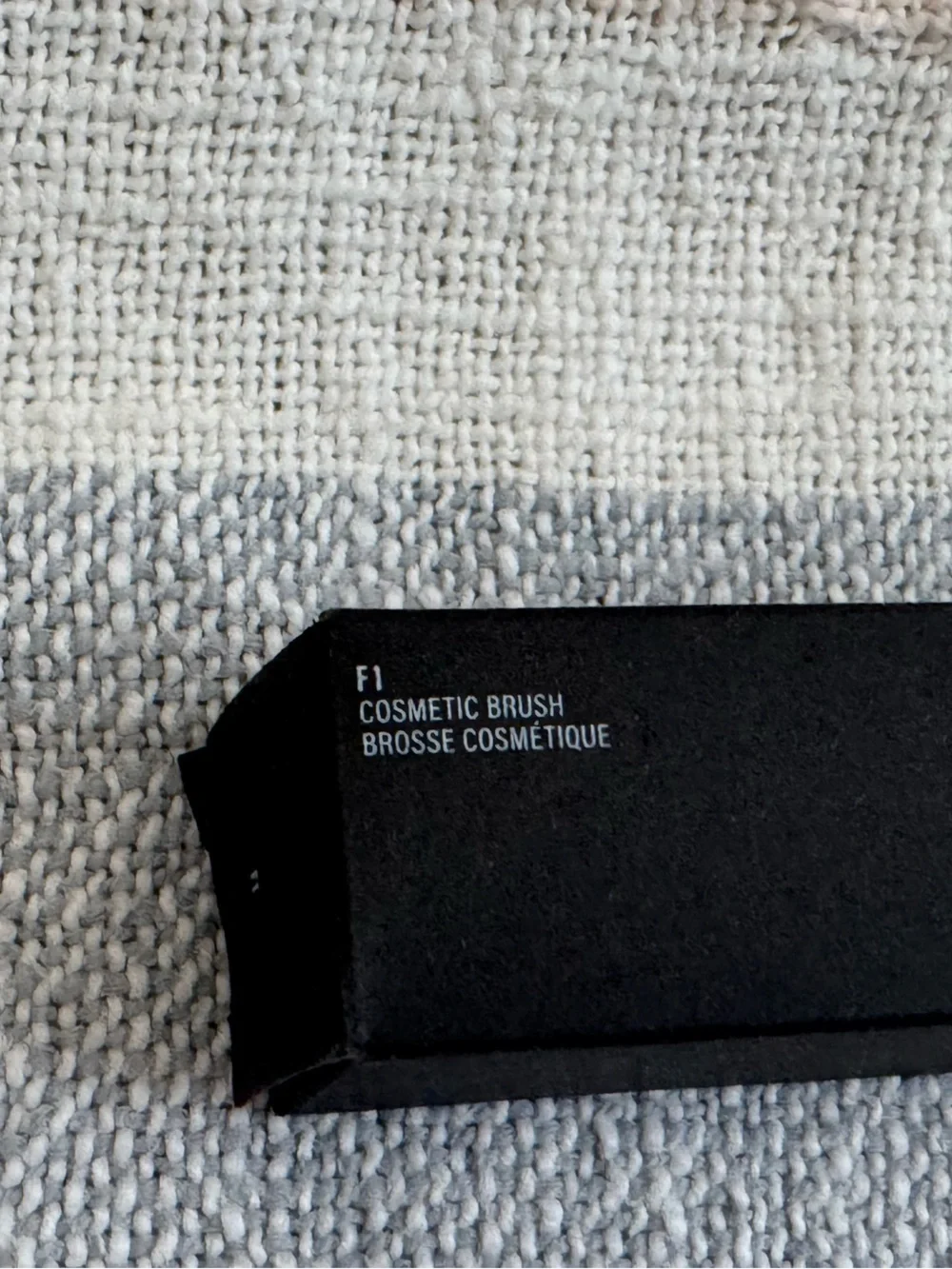 Makeup By Mario F1 DUAL-ENDED CONTOUR AND BLUSH BRUSH